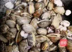 Illustration of how to make braised clams with cuttlefish larvae 6