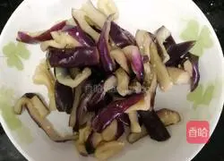 Illustration of braised eggplant with minced meat 2