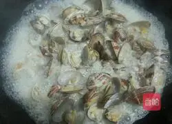 Illustration of how to stir-fry clams 7