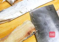 Home-style Illustration of how to make sweet and sour hairtail rolls 1