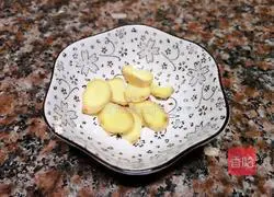 Illustration of how to make fried shrimps with chives 3