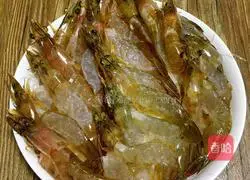 Illustration of how to make garlic vermicelli shrimp 4