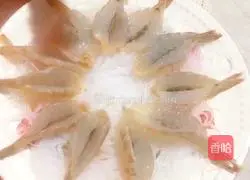 Illustration of how to make garlic vermicelli shrimp with open back 5