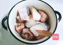 Illustration of how to make steamed fish cubes 2