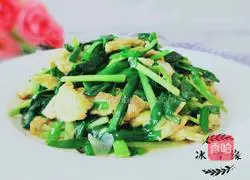 Illustration of how to make fried eggs with leeks 7