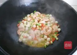 Illustration of how to make fried rice cakes with fresh vegetables and shrimp balls 13