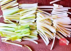  #Shaanxi# Illustration of how to make stir-fried eggs with chives 3