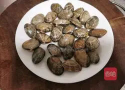 Illustration of how to make scrambled eggs with scallop meat 1