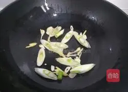 Illustration of how to make Kung Pao Squid 20