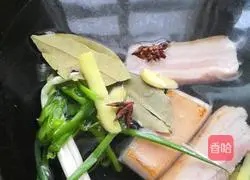 Illustration of how to make pork with pickled cabbage 4