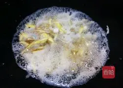 Illustration of how to make fried pork liver and sausage 3