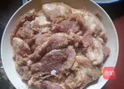 Illustration of how to make steamed pork with rice flour 5