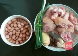 Illustration of how to make pig's feet stewed with peanuts 1