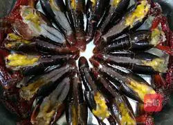 Garlic crayfish vermicelli (with detailed instructions on how to clean the crayfish) Illustration 2