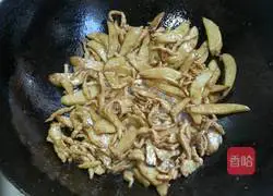 Illustration of how to make shredded pork and king oyster mushroom 7