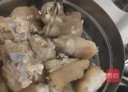 Illustration of making sauce-flavored pig's trotters 3