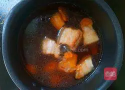 Illustration of how to make peach gum braised pork with low calorie and enjoy double meatiness 6