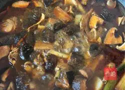 Illustration of home-cooked large plate chicken 13