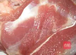 Illustration of how to make homemade pork meatballs 1