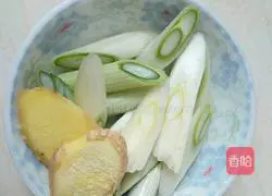 Illustration of how to cook shredded pork with pepper 2