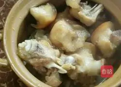 Illustration of Homemade Pig's Trotters 7