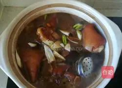 Illustration of how to make sauce-flavored pig's trotters 4