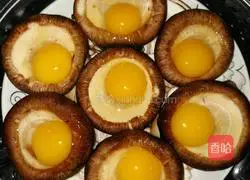 Illustration of how to make steamed quail eggs with mushrooms 2