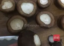 Illustration of how to make meat stuffed with mushrooms 1