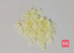 Illustration of how to make fried peas and sausage 5