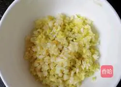 Illustration of how to make fried crispy pork 3