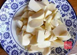 Illustration of how to make fried shredded pork with wild rice edamame 2