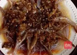 Illustration of how to make garlic vermicelli shrimp with open back 13