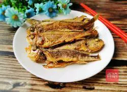 Illustration of how to make pan-fried small yellow croaker 13