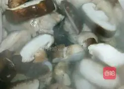 Illustration of how to make beer mushroom chicken 8