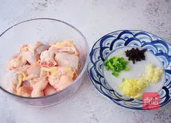 Illustration of steamed chicken with pepper and mushroom sauce 2