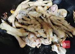 Illustration of Braised Chicken Feet 2