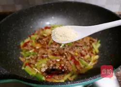 Illustration of Stir-fried Shredded Beef 13