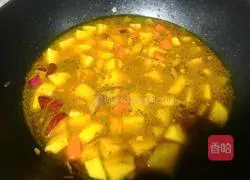 Illustration of how to cook potatoes with curry 7