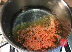 Illustration of how to make meat stuffed with garlic moss 12