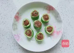 Illustration of how to make loofah stuffed meat 4