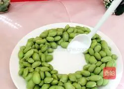 Illustration of how to make steamed edamame with minced meat 2