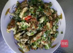 Illustration of how to make fried eggs with green pepper 6