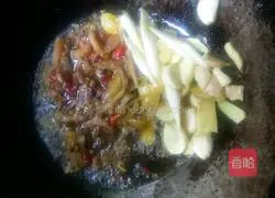 Illustration of how to make a basin of river fresh food 4