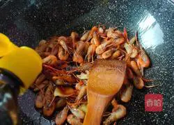 Fried Mao Illustration of how to make river shrimp with feet 5