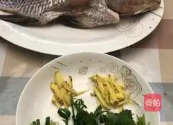 Cantonese style - Illustration of how to make steamed reservoir crucian carp 2