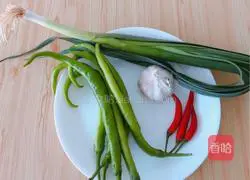 How to stir-fry pork with chili pepper Illustration 2