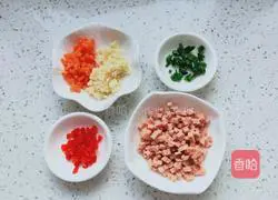 Illustration of how to make steamed luncheon meat vermicelli 3