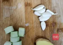 Illustration of how to make braised chicken 5