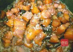 Illustration of how to make fat but not greasy braised pork 6