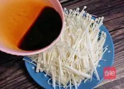 # Steamed Vegetables# Oil-splashed Enoki Mushrooms Recipe Illustration 6